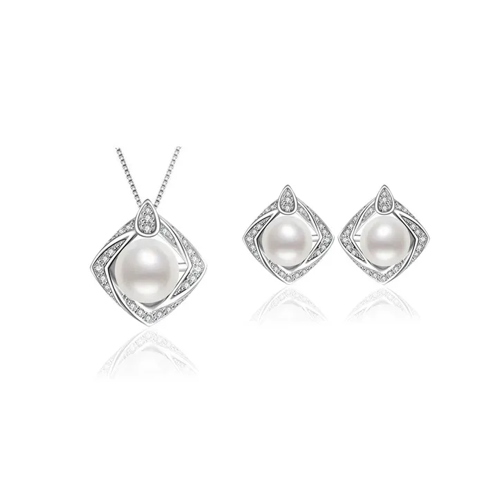 Pearly Lustre Earrings Elegant Freshwater Pearl Set WS00014