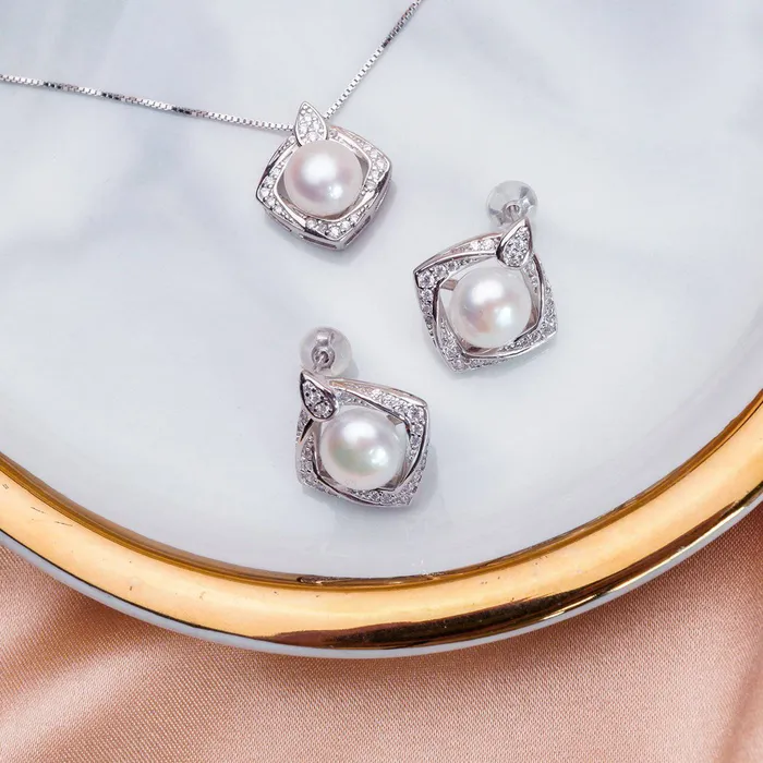 Pearly Lustre Earrings Elegant Freshwater Pearl Set WS00014