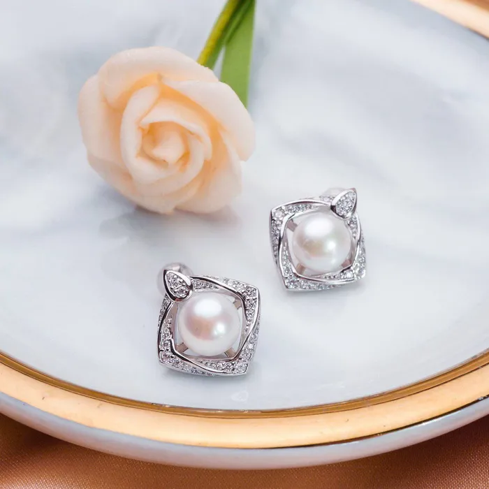 Pearly Lustre Earrings Elegant Freshwater Pearl Set WS00014