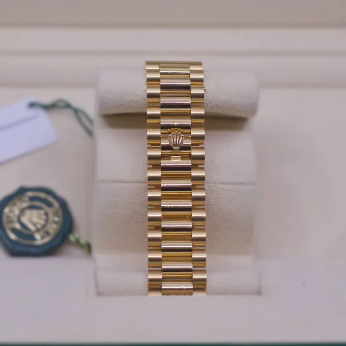 Bracelets Rolex Rolex Day Date 40mm Ref 2282380005 Champagne Diamond Dial Fluted Bezel 18K Yellow Gold President Bracelet Mens Watch