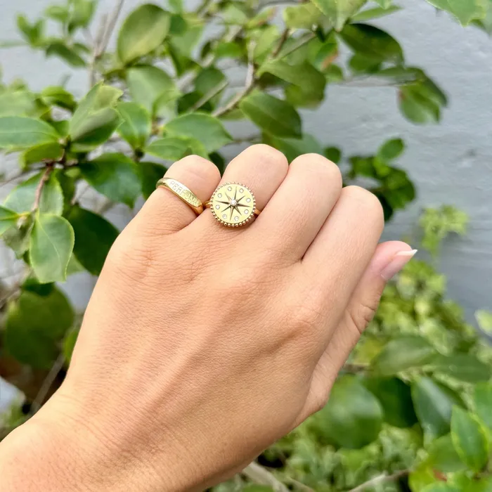 Croghans Rings Diamond 18K Yellow Gold Starburst Beaded Disc Ring