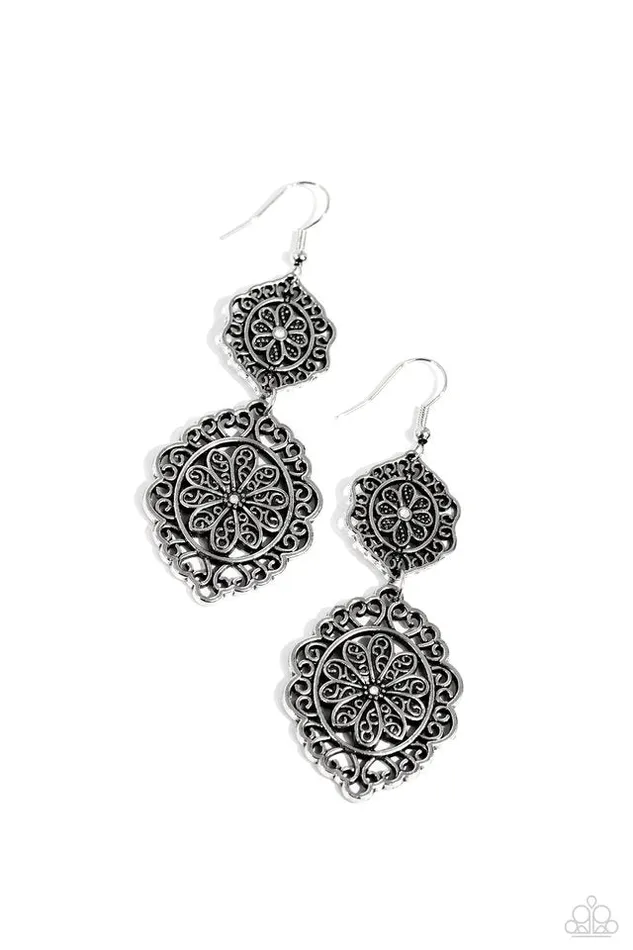 Earrings Paparazzi Earring Floral Favorite White Paparazzi Jewelry