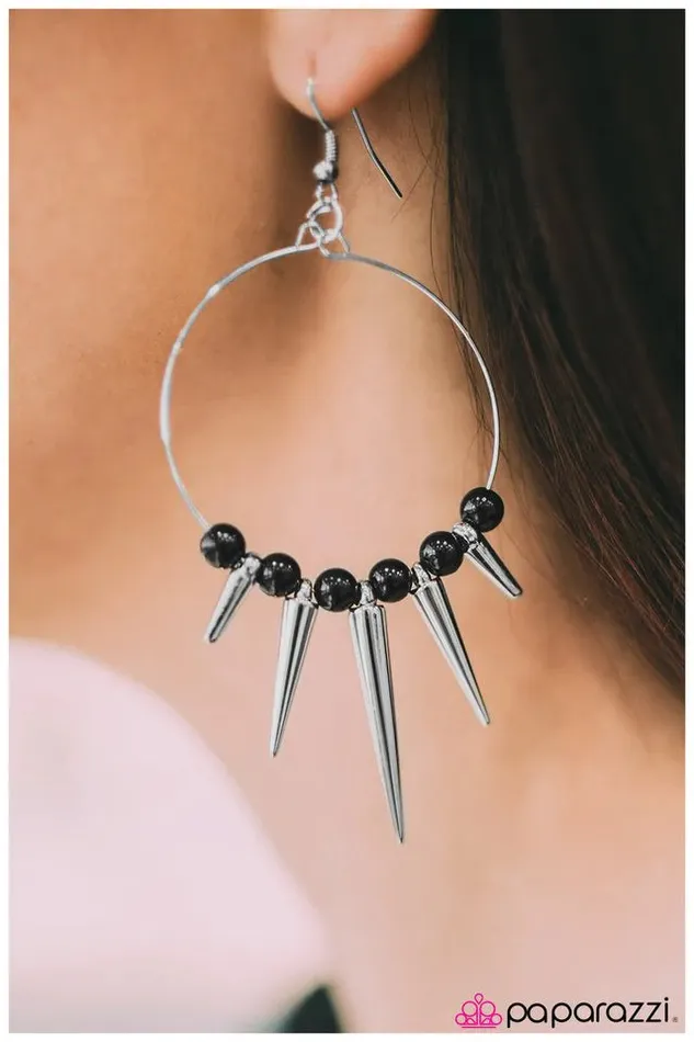 Earrings Paparazzi Jewelry Paparazzi Earring Keep Your Enemies Closer Black