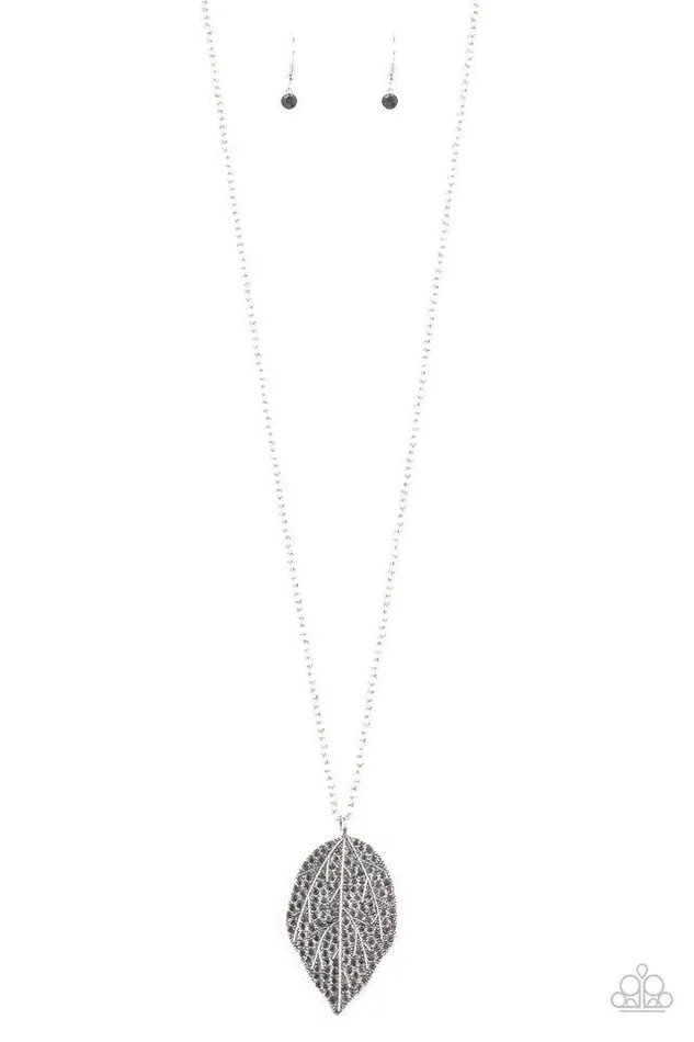 Necklaces Paparazzi Jewelry Paparazzi Necklace Natural ReLEAF Silver