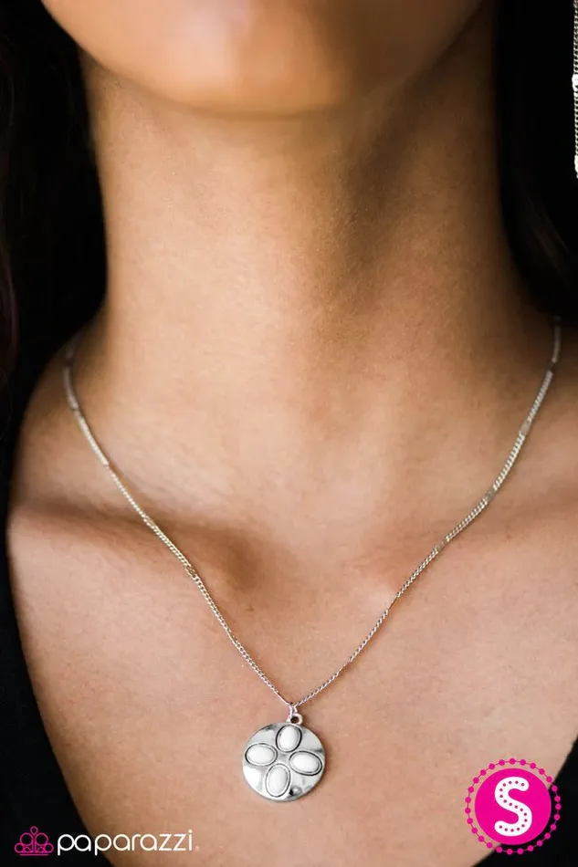 Necklaces Paparazzi Jewelry Paparazzi Necklace Summer Social White