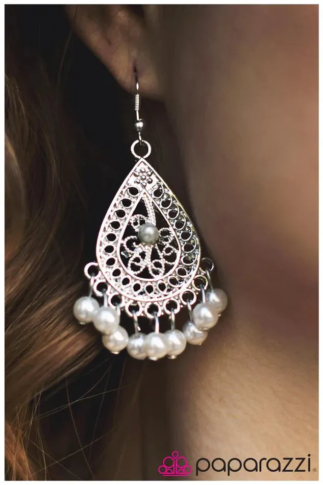 Paparazzi Earring Drops of Inspiration White Paparazzi Jewelry Earrings