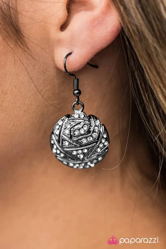 Paparazzi Jewelry Earrings Paparazzi Earring Live Dangerously Black