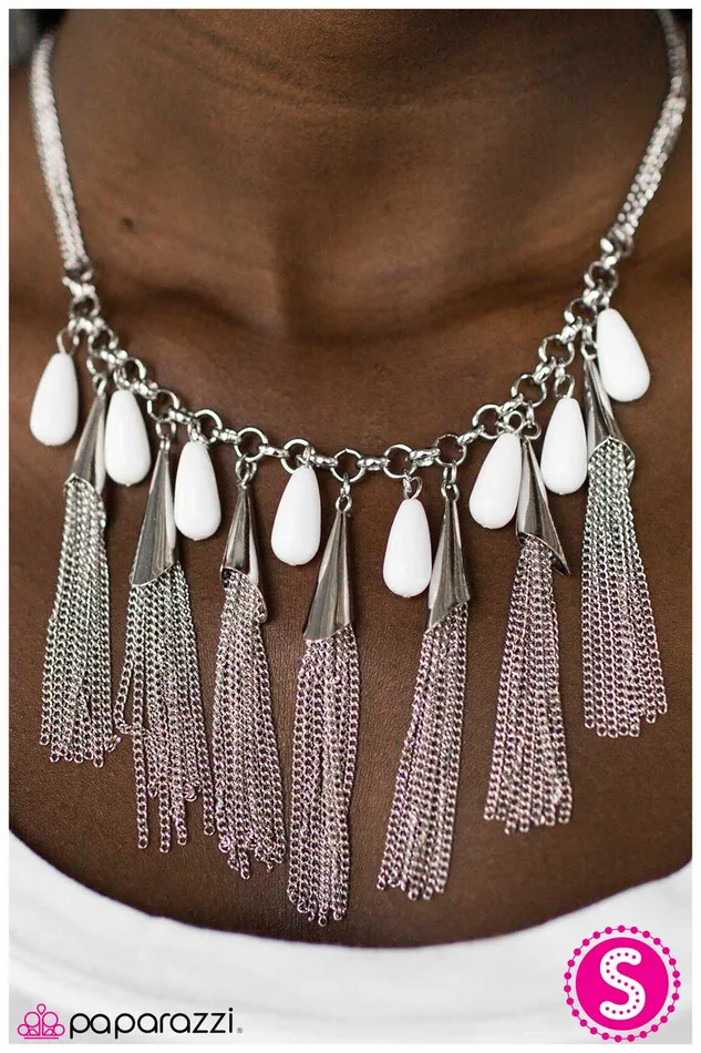 Paparazzi Jewelry Necklaces Paparazzi Necklace InFRINGEment White
