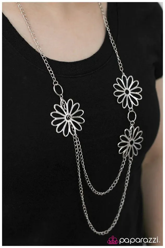 Paparazzi Jewelry Necklaces Paparazzi Necklace What A Wonder Silver