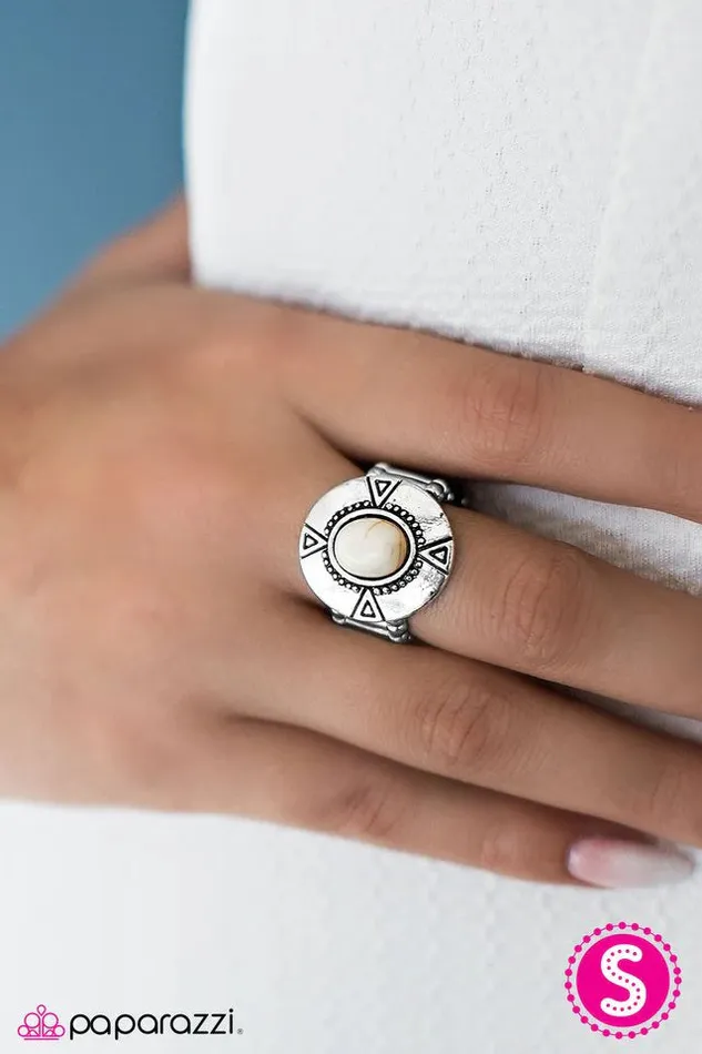 Paparazzi Jewelry Rings Paparazzi Ring Mesa Magic White