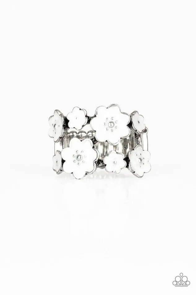 Paparazzi Ring Floral Crowns White Paparazzi Jewelry Rings