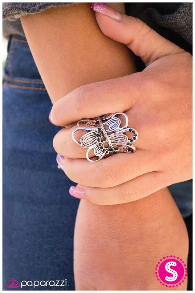 Paparazzi Ring Skirting the Issue Black Paparazzi Jewelry Rings