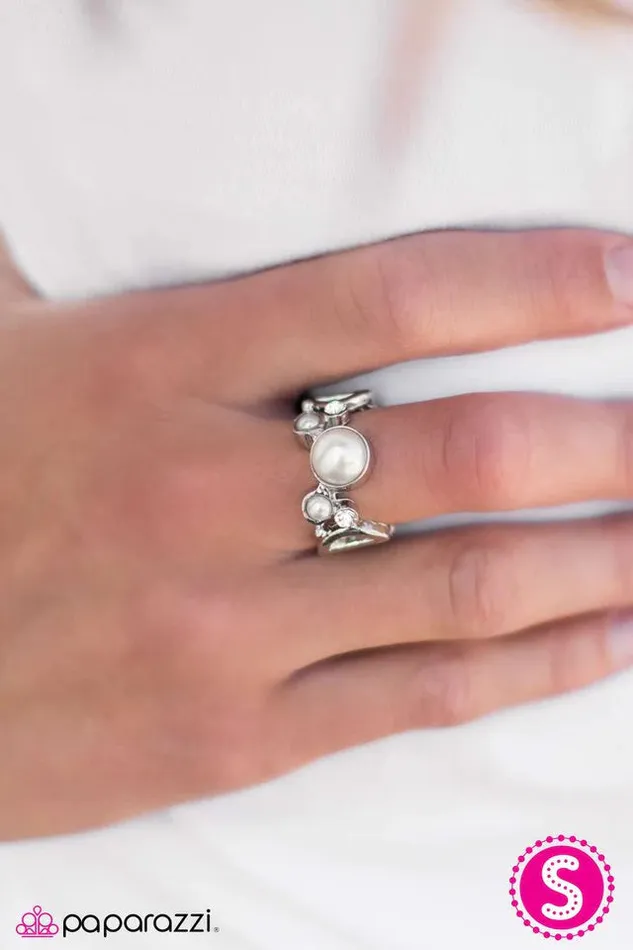 Rings Paparazzi Jewelry Paparazzi Ring Bobbing Along White