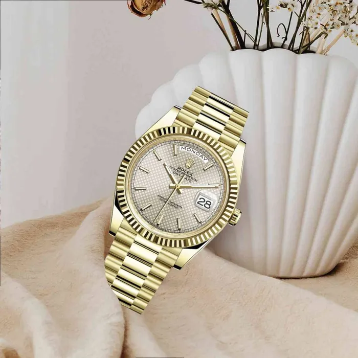 Rolex Day Date 40mm Ref 2282380008 Silver Diagonal Motif Stick Dial Fluted Bezel 18K Yellow Gold President Bracelet Mens Watch Rolex Bracelets