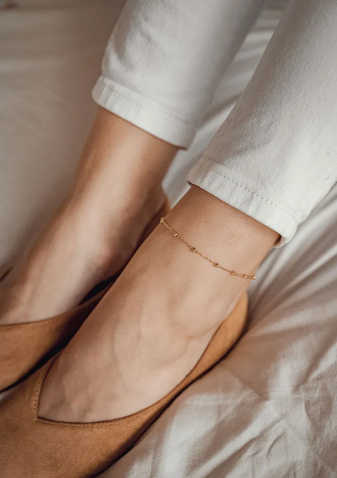 Delicate Ball Chain Anklet Gold Hey Happiness PreStyled Sets Delicate Ball Chain Anklet Gold Hey Happiness PreStyled Sets