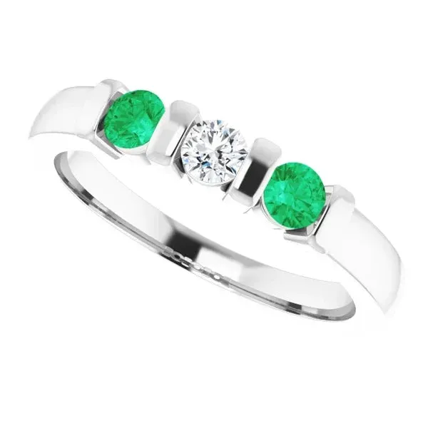 GB Rings 3 Stone Ring Round Natural Earth Mined Diamond Emerald 090 Carats Bar Setting GB Rings 3 Stone Ring Round Natural Earth Mined Diamond Emerald 090 Carats Bar Setting