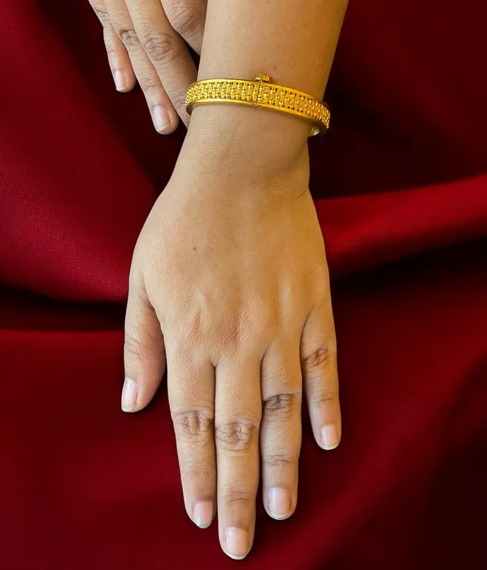 Silversmith Bracelets The Bhumija Silver Antique Openable BraceletSingleSize22242628 Silversmith Bracelets The Bhumija Silver Antique Openable BraceletSingleSize22242628