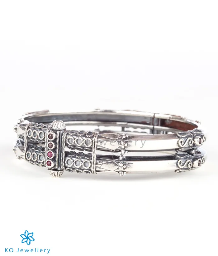 Silversmith Bracelets The Kumud Silver Coorgi Bracelet Two layersOxidisedSize22242628 Silversmith Bracelets The Kumud Silver Coorgi Bracelet Two layersOxidisedSize22242628