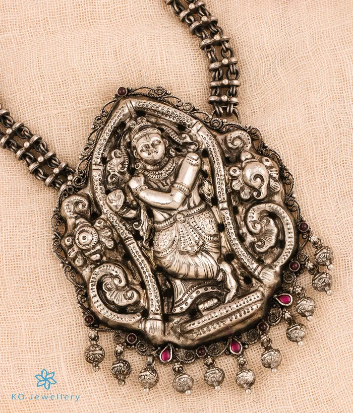 The Yadhunandana Silver Krishna Chain Nakkasi Necklace Silversmith Necklaces
