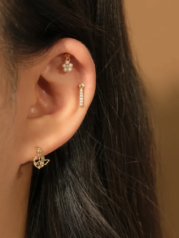 14K Gold Circle Cubic Butterfly Drop Internally Threaded Labret Piercing 20G18G16G MinimalBijoux Earrings