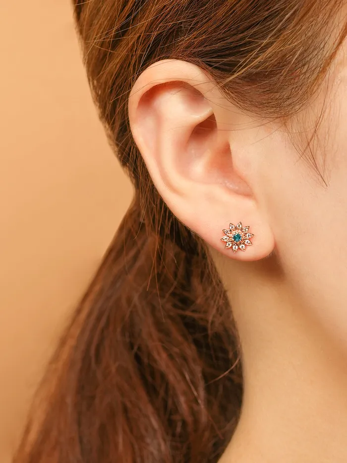 14K Gold Point Sunflower Cartilage Earring 18G16G MinimalBijoux Earrings