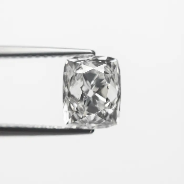 228ct 779x626x596mm HRD VS2 E Antique Old Mine Cut 1988901 Misfit Diamonds Rings
