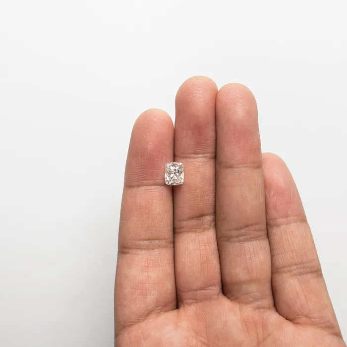 228ct 779x626x596mm HRD VS2 E Antique Old Mine Cut 1988901 Misfit Diamonds Rings