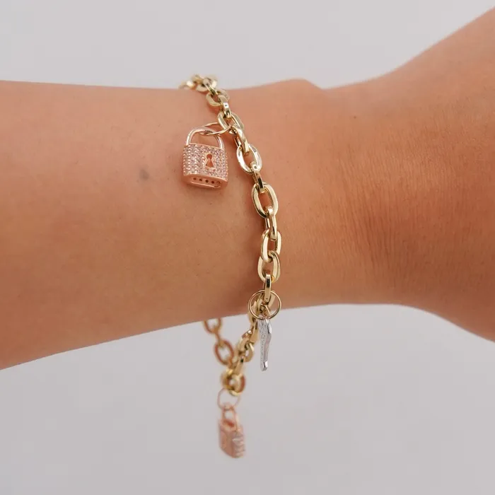 AB and J Bracelets 14K Gold Charm Womens Bracelet AB0715 AB and J Bracelets 14K Gold Charm Womens Bracelet AB0715