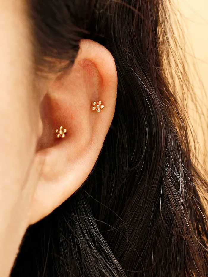 Earrings 14K Gold Lovely Voluminous Flower Labret Piercing 18g16g MinimalBijoux