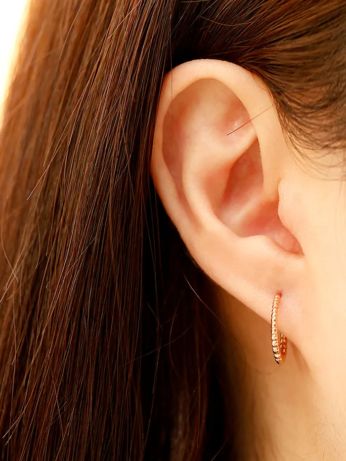 Earrings MinimalBijoux 14K Gold Twist Oval Cartilage Hoop Earring