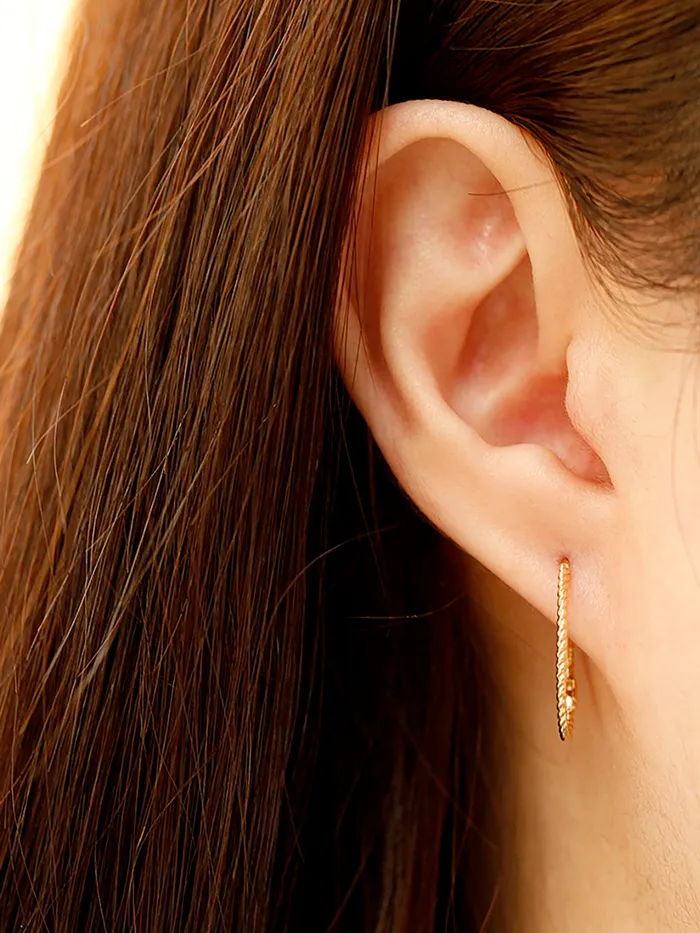 Earrings MinimalBijoux 14K Gold Twist Oval Cartilage Hoop Earring
