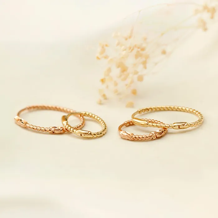 Earrings MinimalBijoux 14K Gold Twist Oval Cartilage Hoop Earring