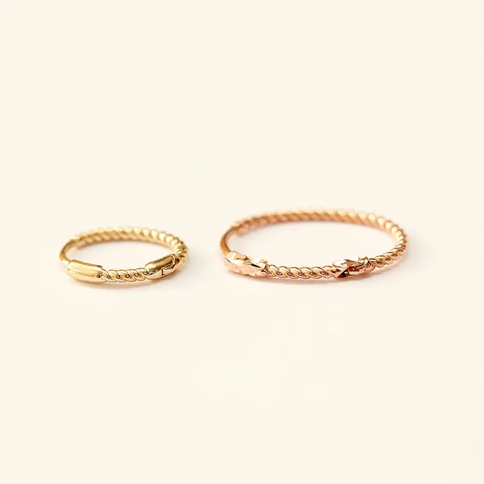 Earrings MinimalBijoux 14K Gold Twist Oval Cartilage Hoop Earring