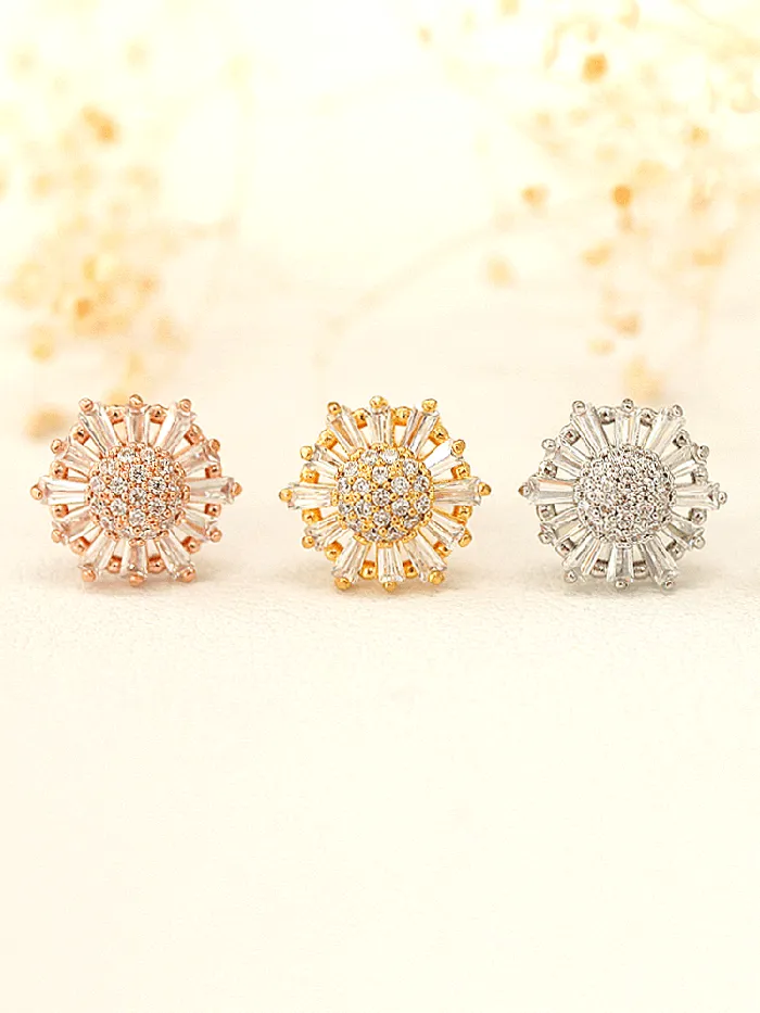 Earrings MinimalBijoux Pretty CZ Big Flower Cartilage earring