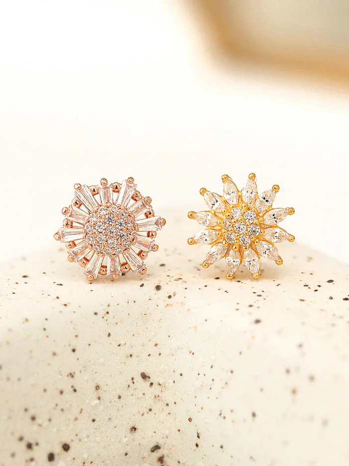 Earrings MinimalBijoux Pretty CZ Big Flower Cartilage earring