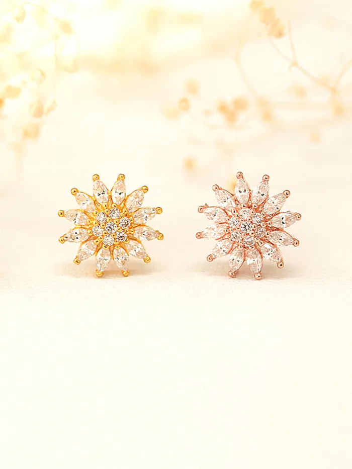 Earrings MinimalBijoux Pretty CZ Big Flower Cartilage earring