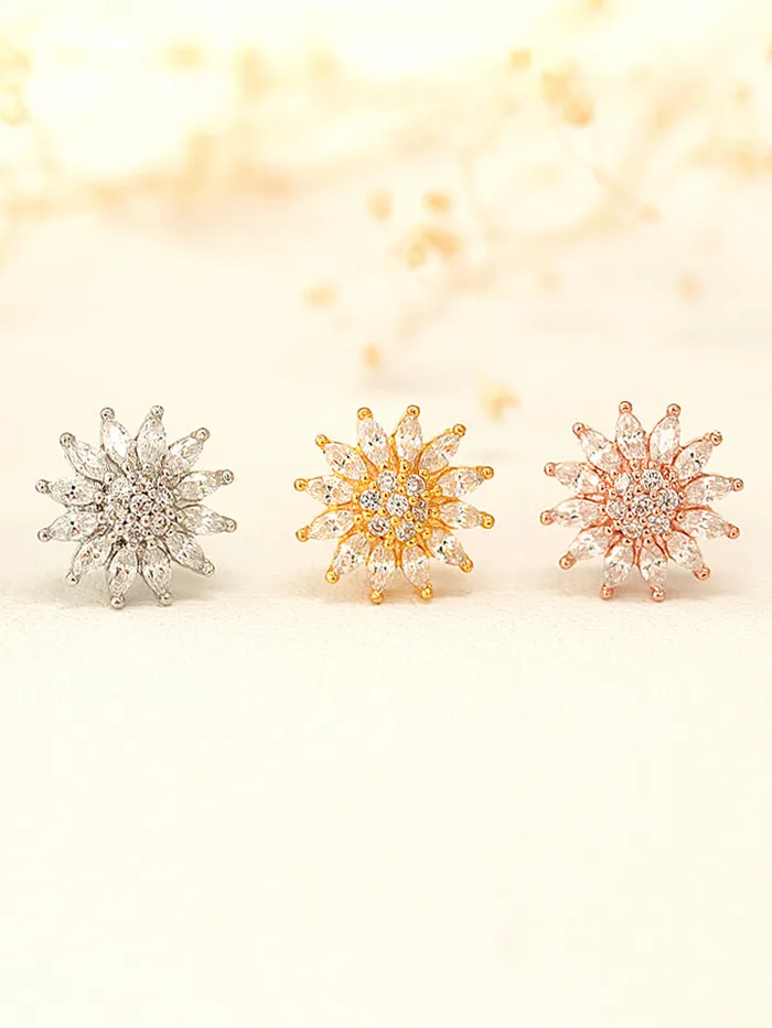 Earrings MinimalBijoux Pretty CZ Big Flower Cartilage earring