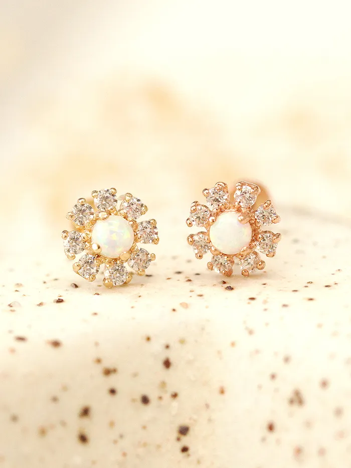 MinimalBijoux Earrings 14K Gold Internal Opal Daisy Cartilage Earring 20G18G16G