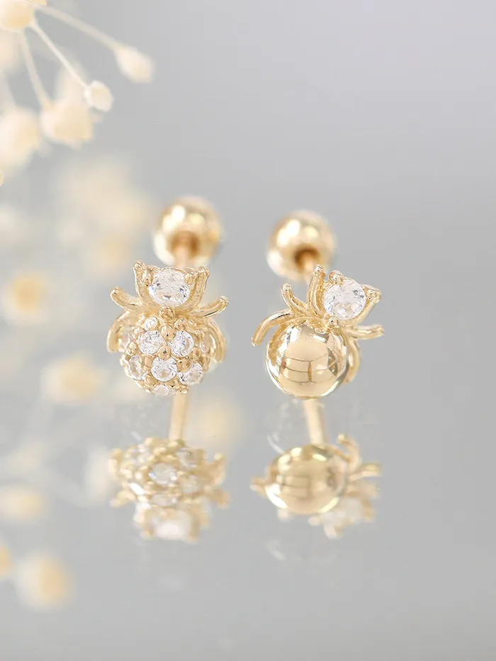 MinimalBijoux Earrings 14K gold Mini Spider cartilage earring 20g
