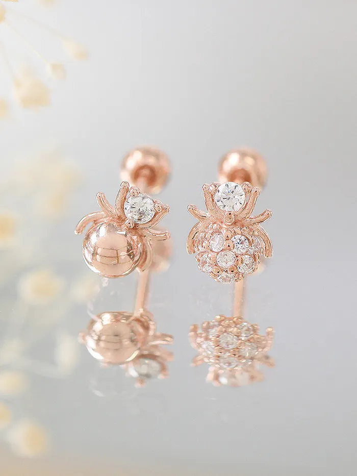 MinimalBijoux Earrings 14K gold Mini Spider cartilage earring 20g