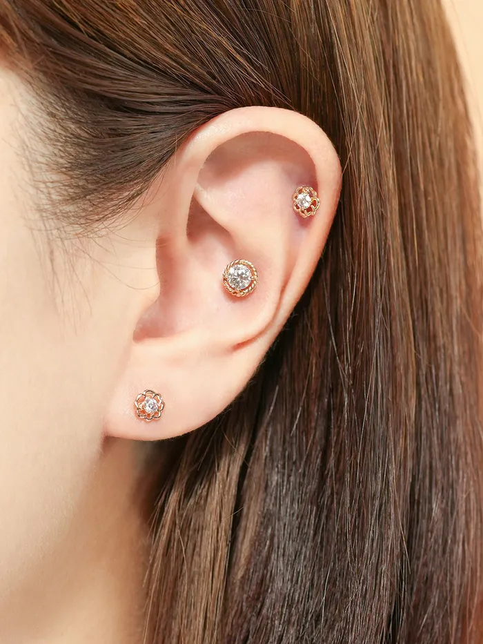 MinimalBijoux Earrings 14K Gold Moissanite Pansy Flower Internally Threaded Labret Piercing 20G18G16
