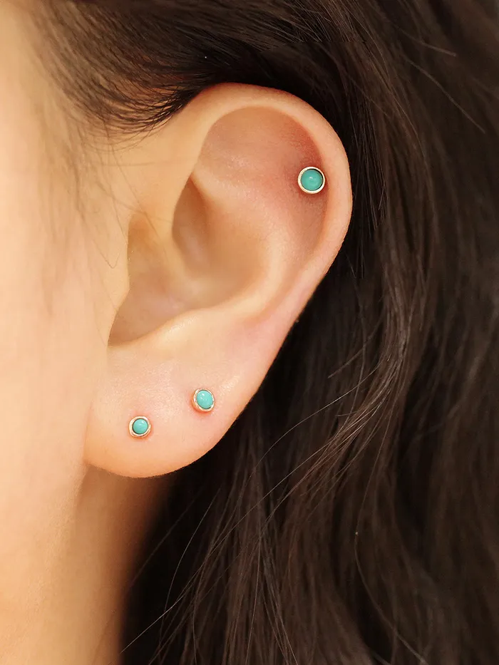 MinimalBijoux PreStyled Sets 14K Gold Round Opal Internally Threaded Labret Piercing 18G16G