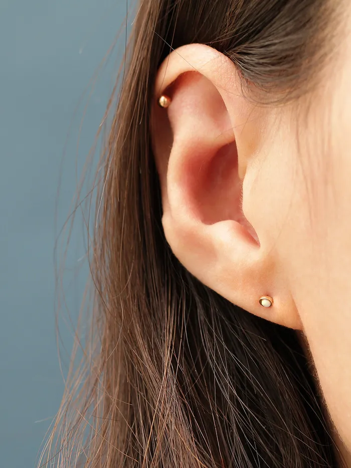 MinimalBijoux PreStyled Sets 14K Gold Round Opal Internally Threaded Labret Piercing 18G16G