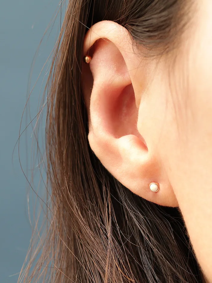 MinimalBijoux PreStyled Sets 14K Gold Round Opal Internally Threaded Labret Piercing 18G16G