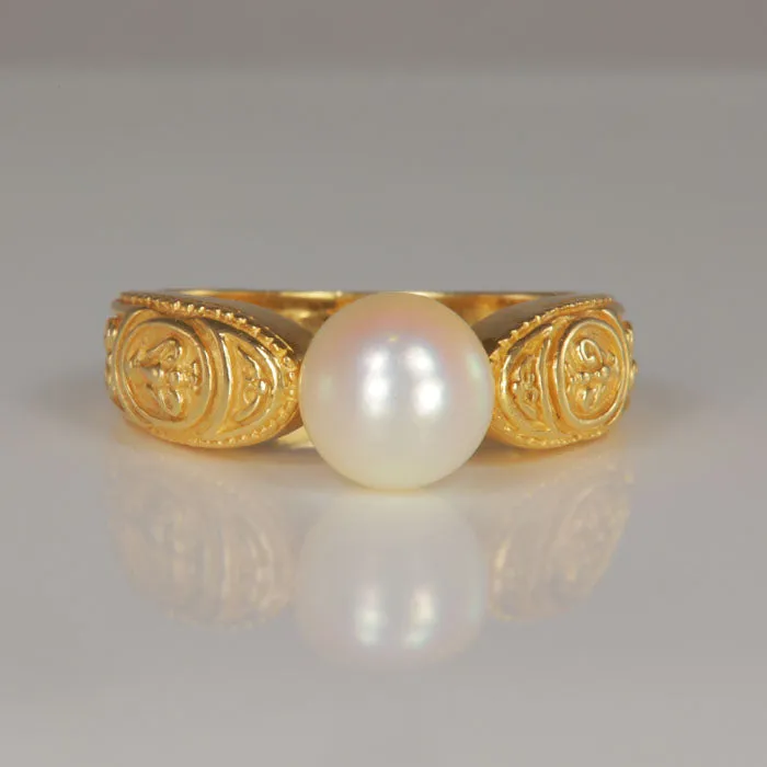 Moriartys Gem Art Rings 14K Yellow Gold Akoya Pearl Ring
