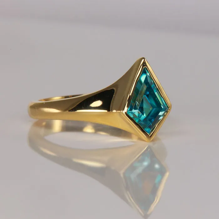 Moriartys Gem Art Rings 18K Yellow Gold Kite Shape Blue Zircon Ring 213 Carats