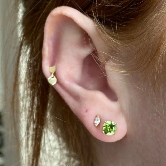 vendorunknown Earrings 14k White Gold Peridot Stud Earrings 142 Carats
